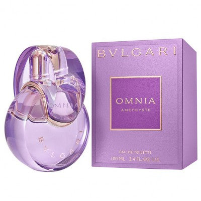 Omnia Amethyste Eau de Toilette 100ml erbjuder en elegant doft av iris och plommon, perfekt för den moderna kvinnan som söker en subtil, blommig arom.